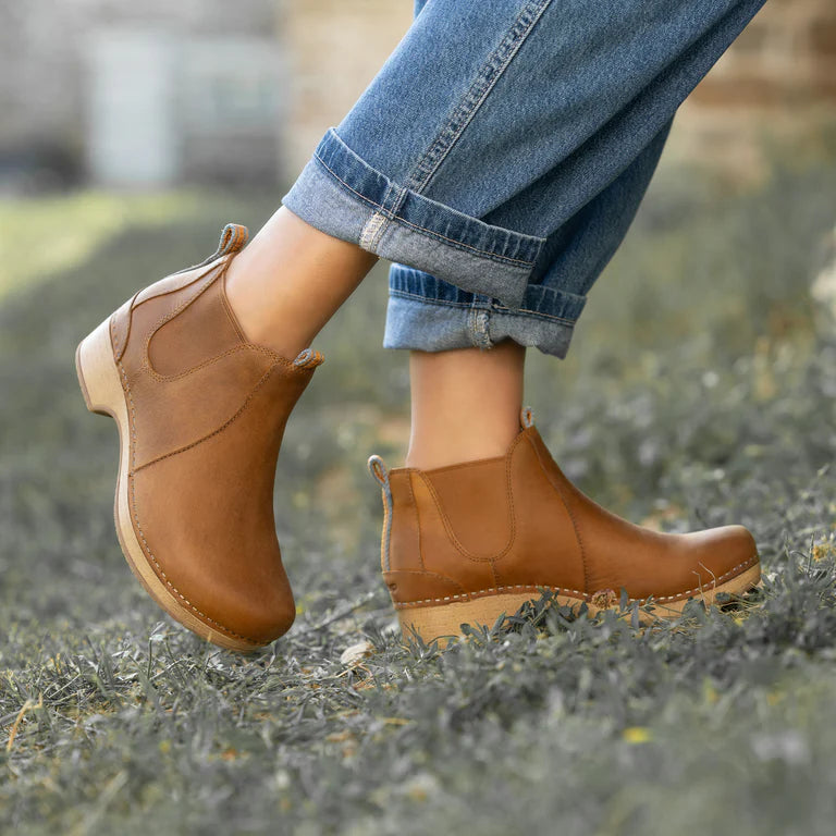 Dansko Becka Tan Oiled