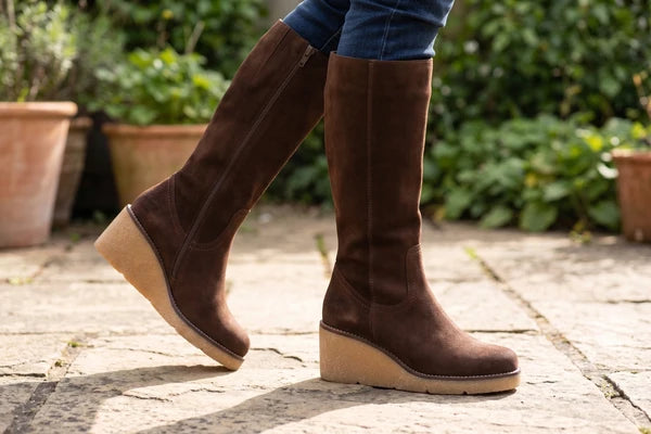 Eric Michael Norway Brown Suede