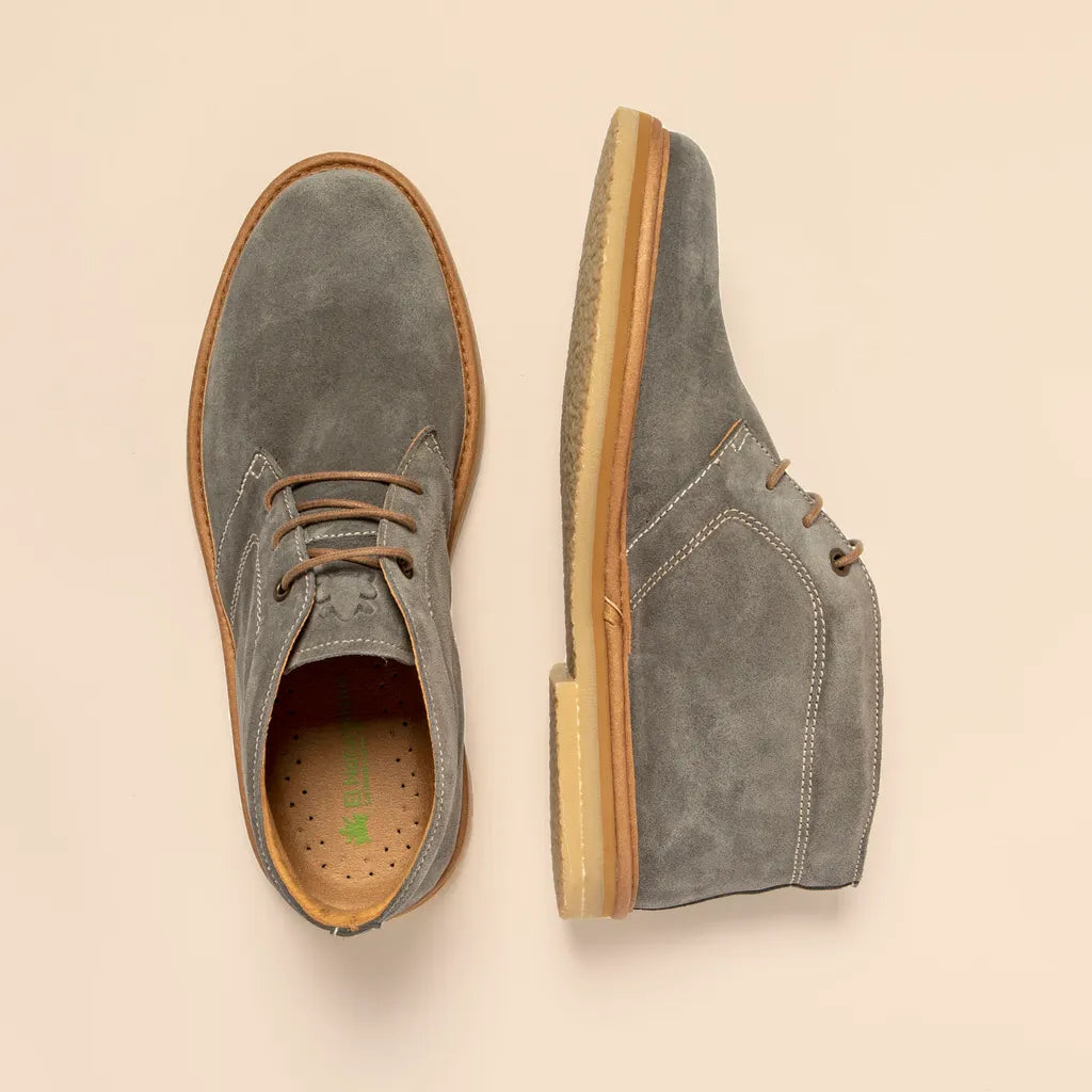 El Naturalista Lumbier Chukka Graphite Silk Suede