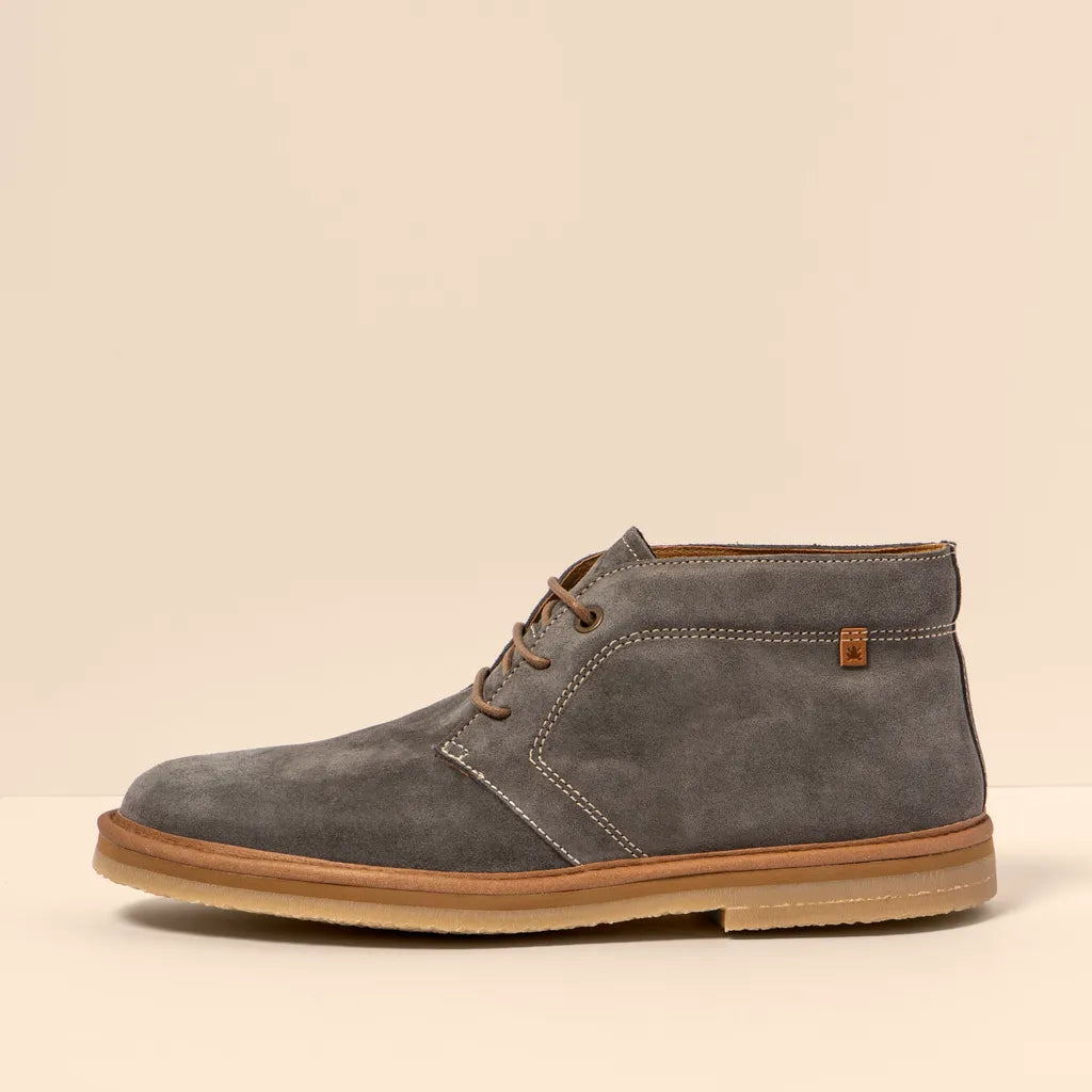 El Naturalista Lumbier Chukka Graphite Silk Suede