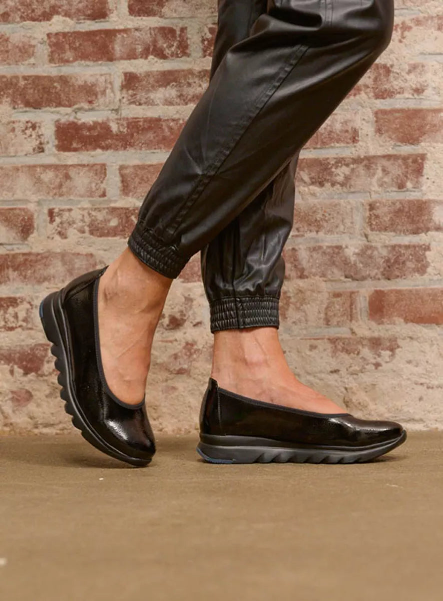 Wolky Snallerina Black Patent